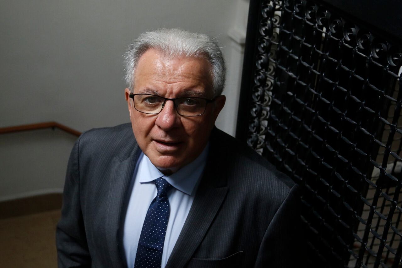 "La UBA es hoy una universidad pública, autónoma, laica, cogobernada y no arancelada gracias al esfuerzo de todo el pueblo argentino", sostiene Alberto Barbieri.