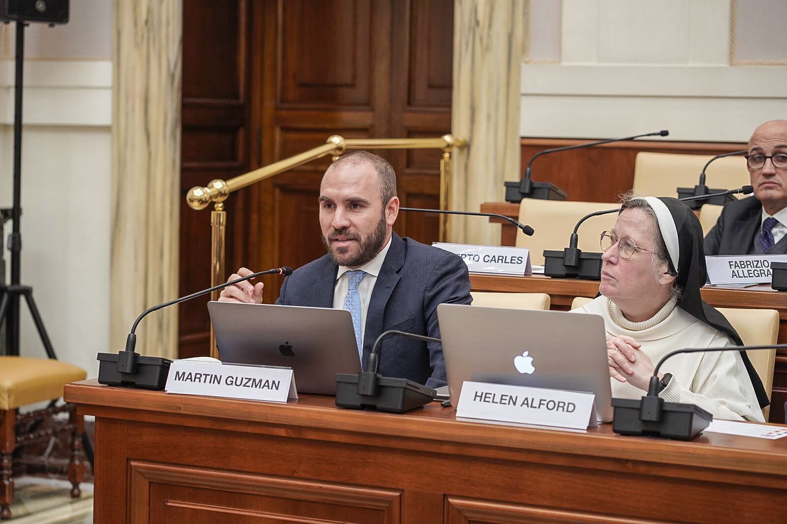 Martín Guzmán expuso esta semana en un seminario en el Vaticano