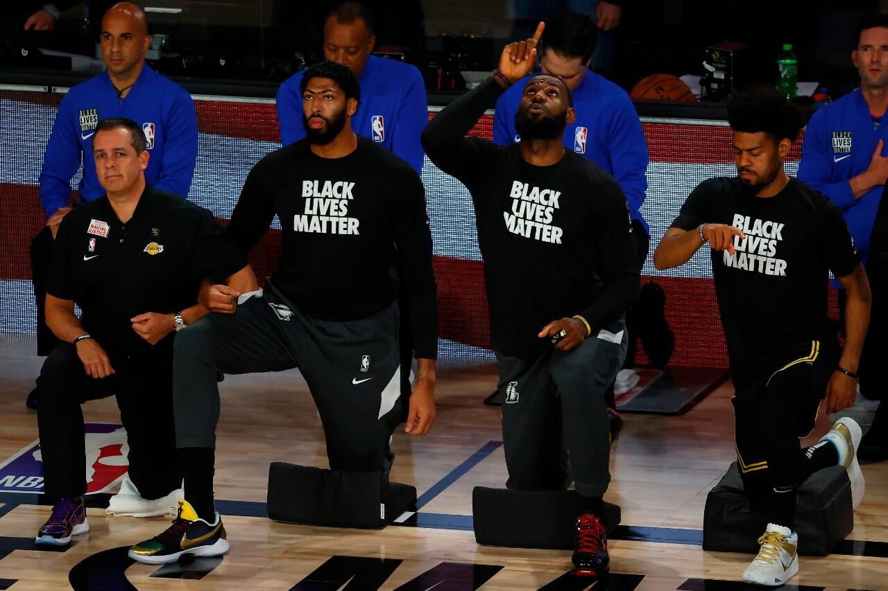 LeBron James y cía. con la remera del "Black Lives Matter". Las consignas no fueron suficientes.