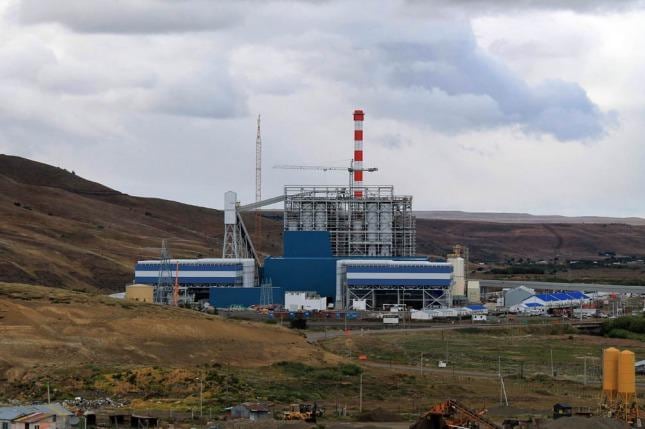 Los trabajadores de Río Turbio acampan en protesta por los despidos.