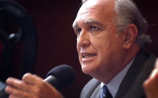 Lavedra señaló que los dichos de Gómez Centurión "no contribuyen a unir a los argentinos".