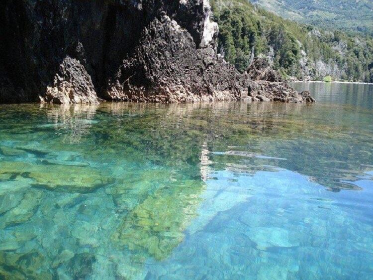 El lago Traful se formó por el proceso de los glaciares. 
