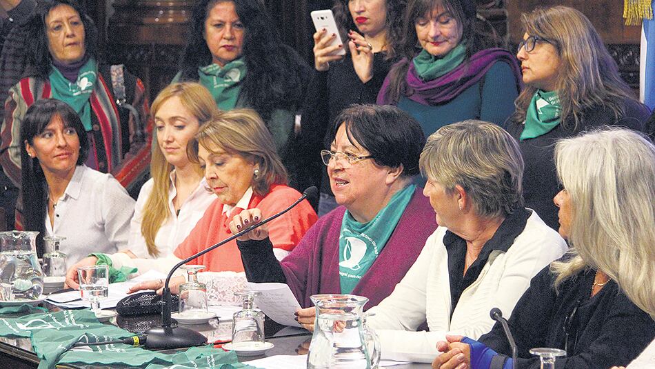 Las dirigentes de la campaña pidieron un tratamiento “sin dilaciones” en el Senado.