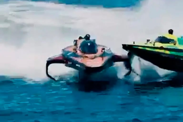 A Rafa Nadal le iba mejor en el tenis que en la náutica.