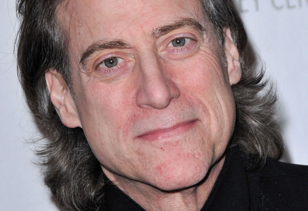 Murió Richard Lewis, coprotagonista junto a Larry David de "Curb Your Enthusiasm"