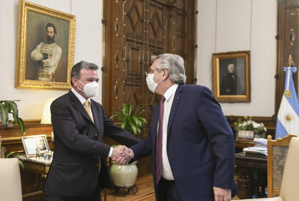 Madanes y Fernández, en una reunión en tiempos de pandemia