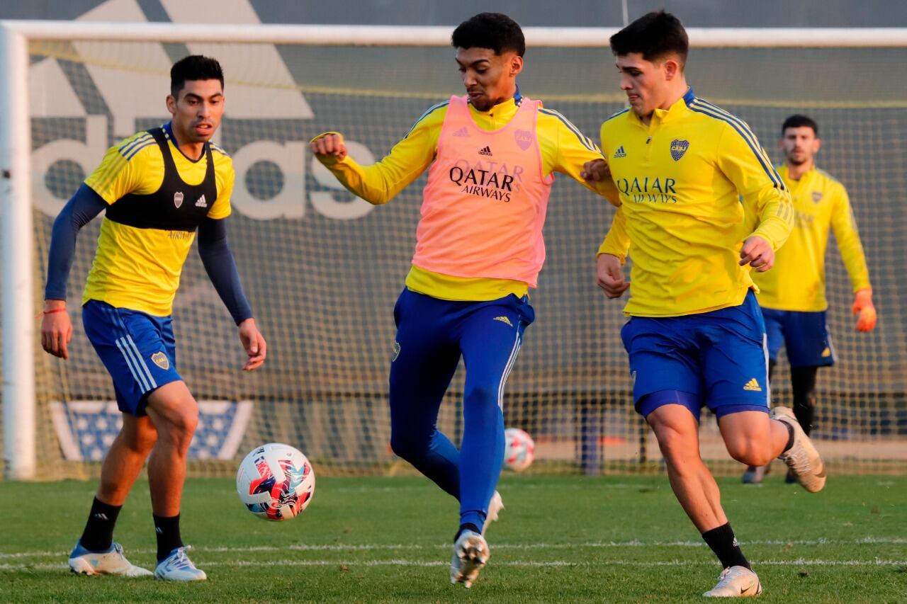 Práctica xeneize en la previa a medirse con el Tatengue