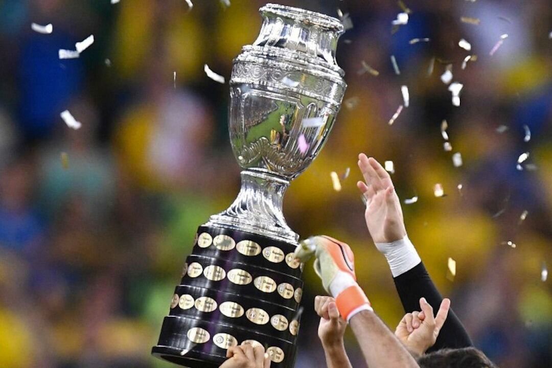 La Conmebol anunció que la Copa América 2021 se jugará en Brasil.