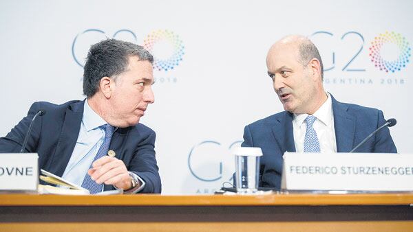 Dujovne y Sturzenegger afirman que “la tendencia es positiva”.