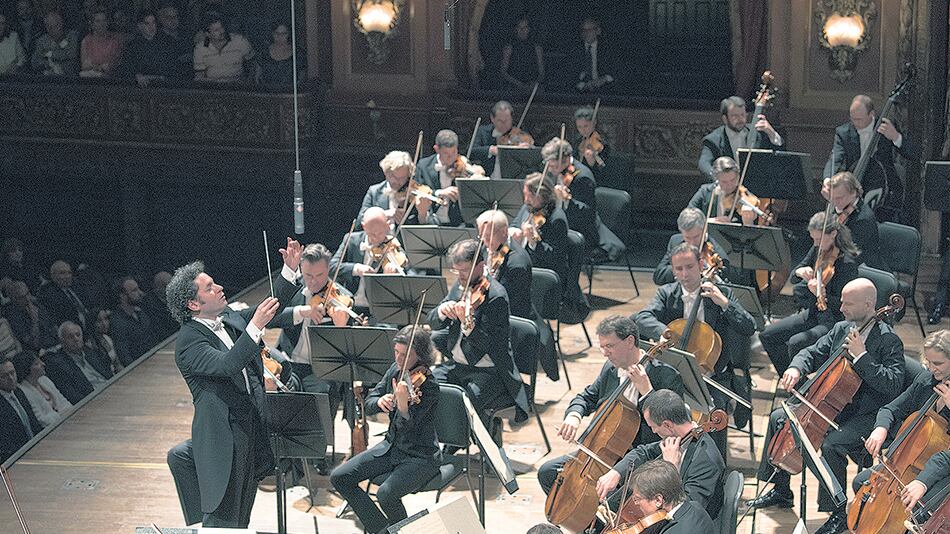 El paso de Dudamel y la Filarmónica de Viena por el Colón dejó mucho más que una épica del final feliz.