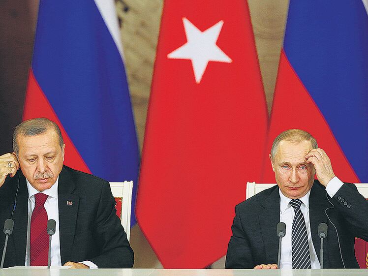 Erdogan y Putin durante una conferencia de prensa después del encuentro de ambos líderes en el Kremlin.