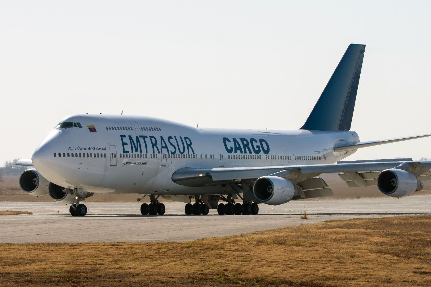 El avión venezolano retenido en Ezeiza.
