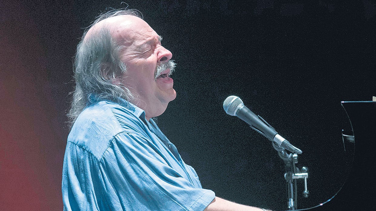 Litto Nebbia repasó los cincuenta años de su carrera.