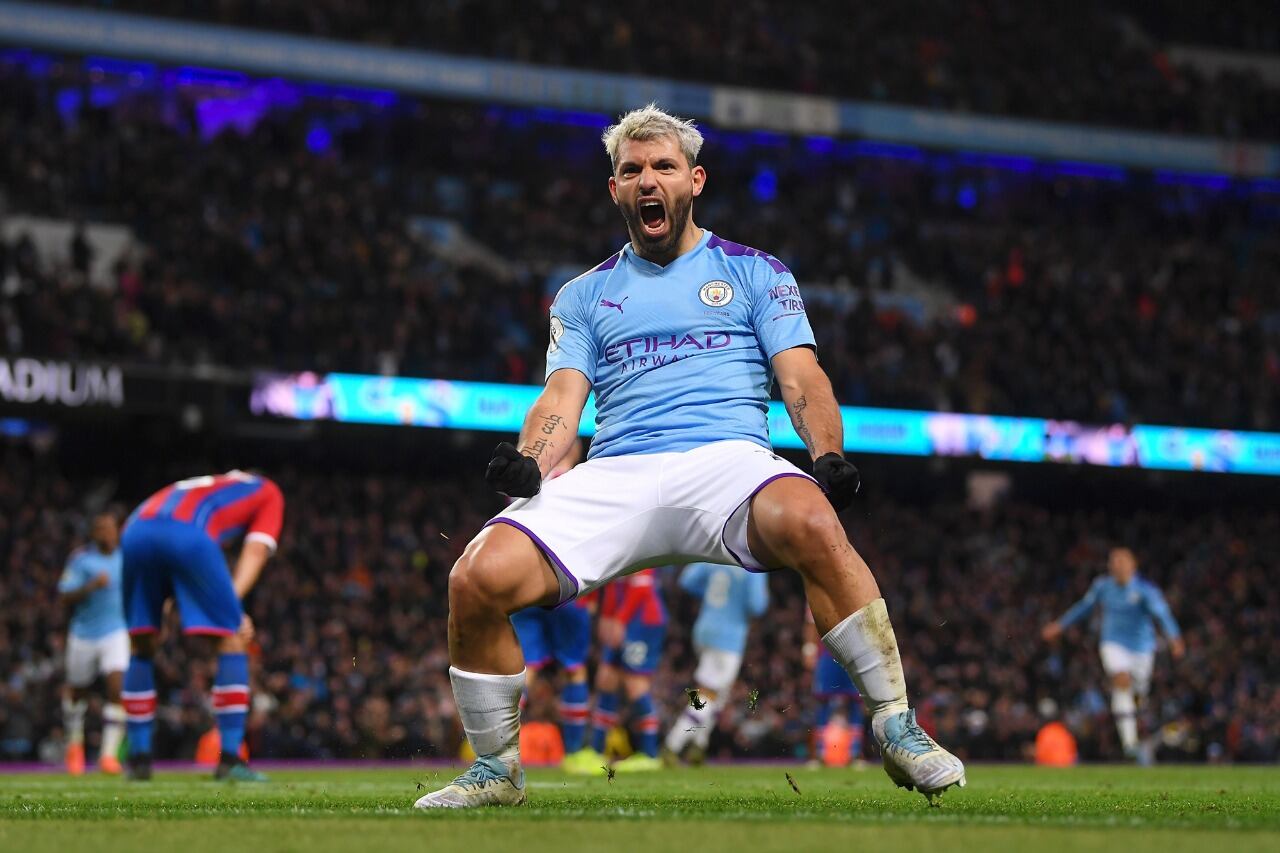 El Kun celebrando uno de sus goles en el Manchester City