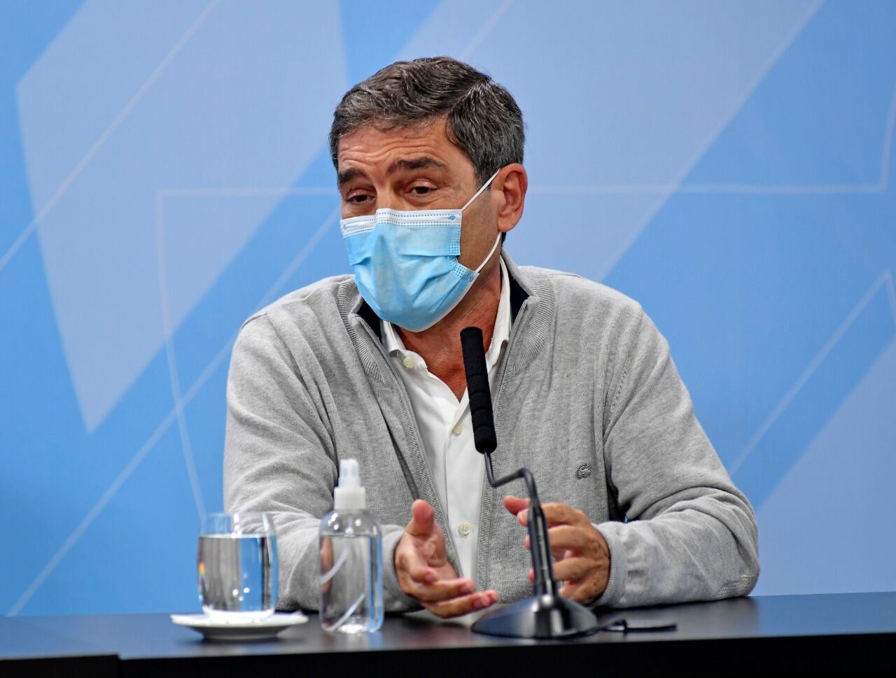 Quirós adelantó que a fines de la semana que viene se abrirá el padrón para "los grupos de población general por quinquenio de edad".