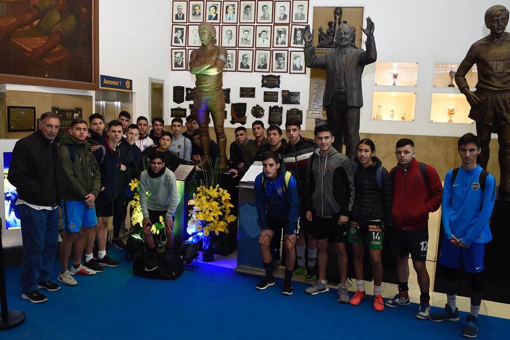 El Memorial para Rubén "Chapa" Suñé fue visitado por juveniles y ex jugadores del club.