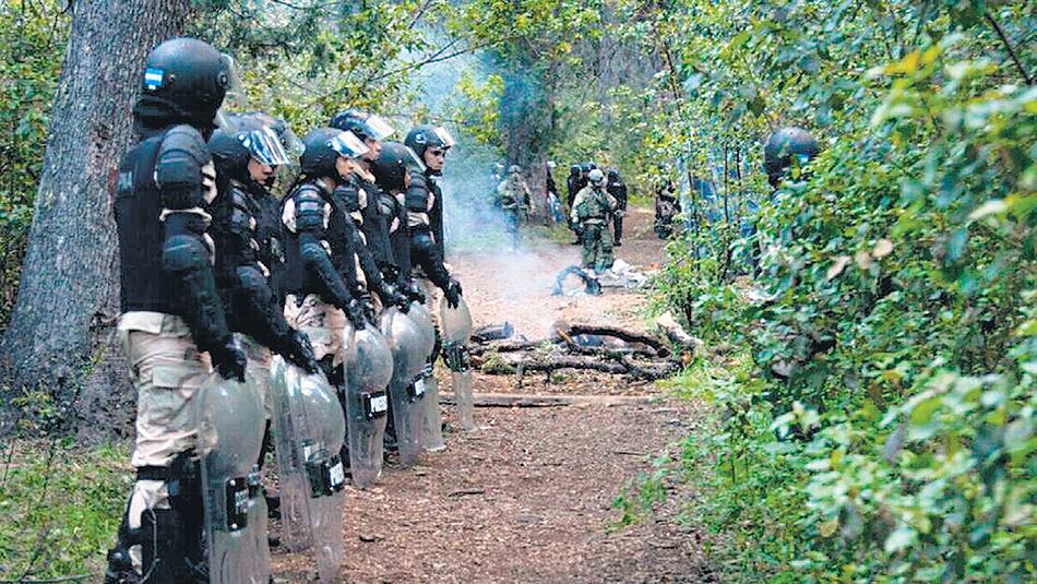 Los mapuches están acusados de “atentado al orden constitucional y a la vida democrática”.