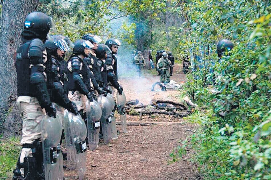 Los mapuches están acusados de “atentado al orden constitucional y a la vida democrática”.