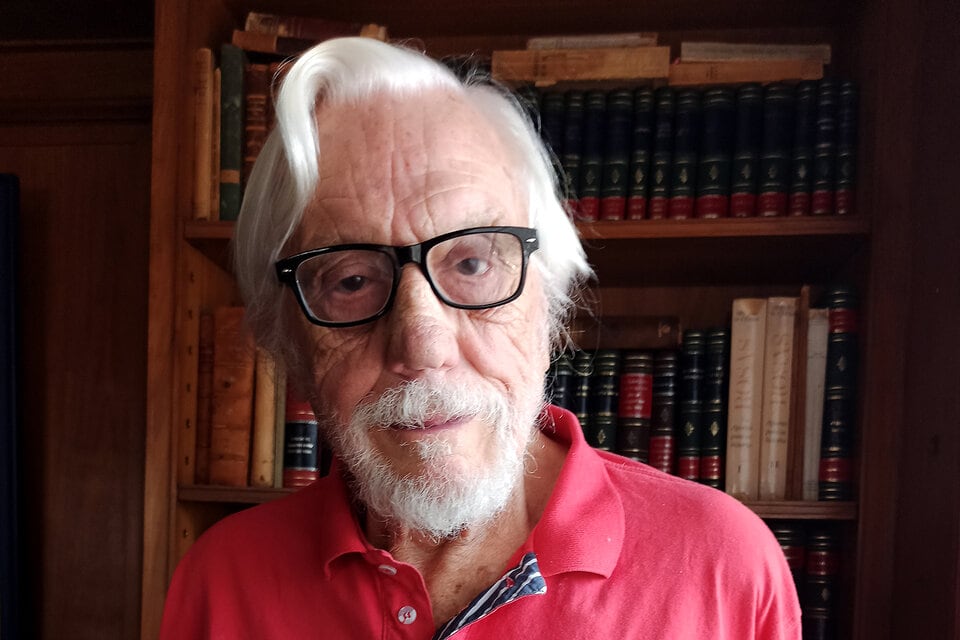 Héctor Olivera nació el 5 de abril de 1931.