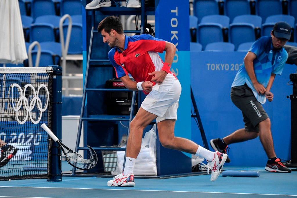 Djokovic, pura impotencia ante Carreño Busta. El alcanzapelotas lo sufre