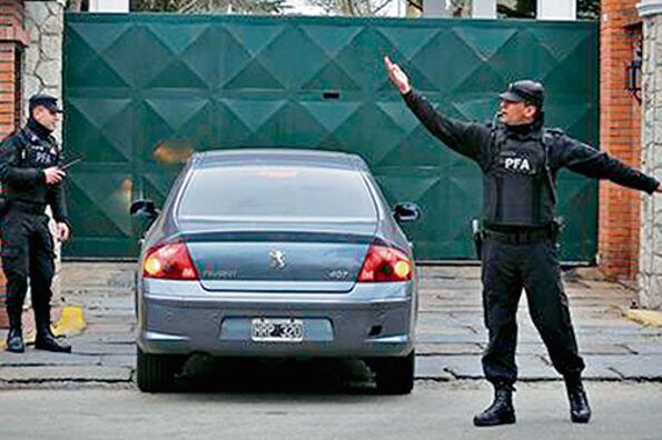 En la quinta presidencial se mantuvo ayer una intensa actividad, inusual para un día sábado.