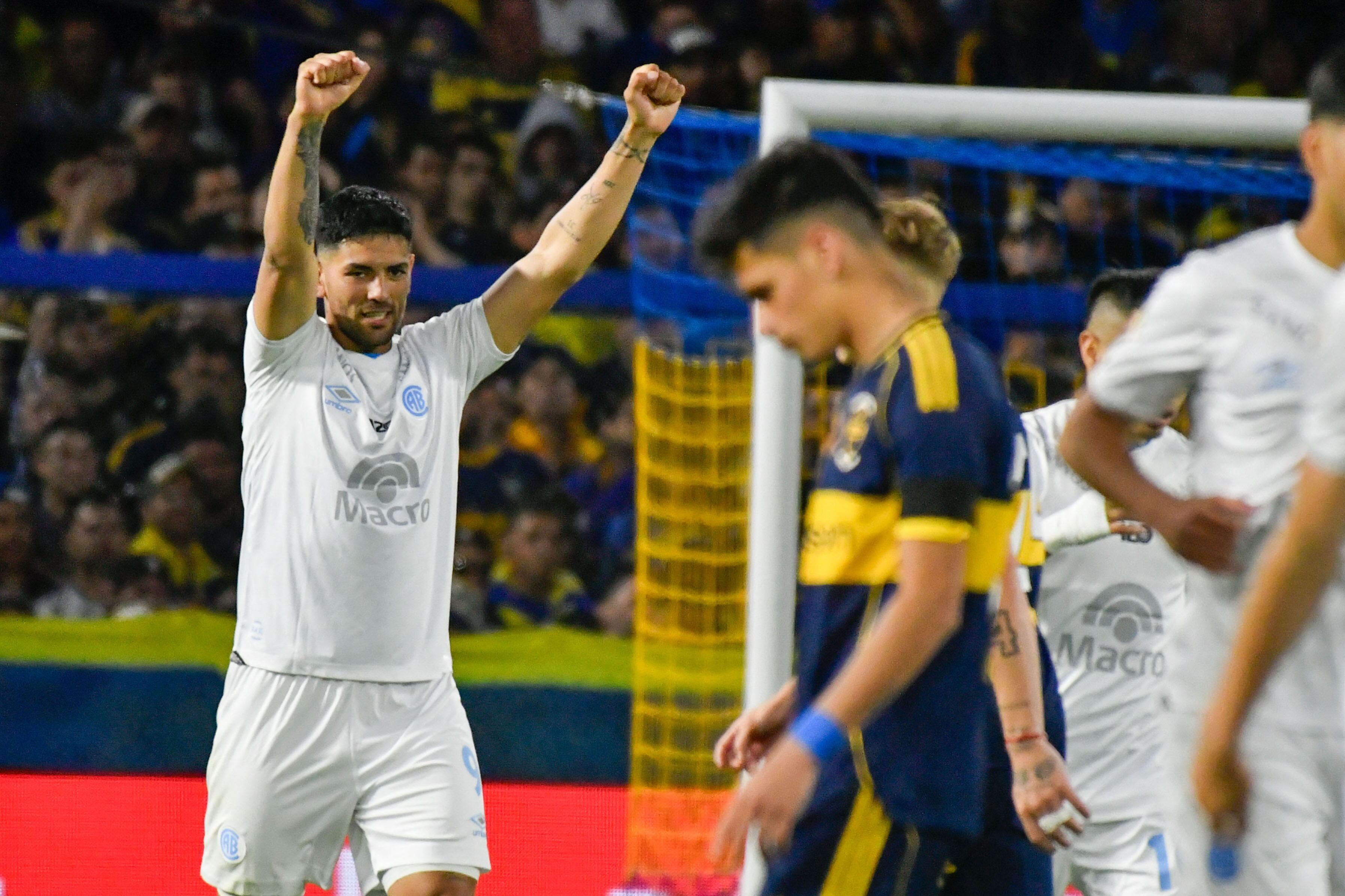 Passerini festeja su penal y todo Boca lo sufre