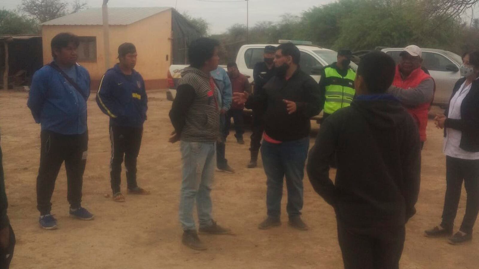 El supervisor zonal explicando cómo funcionará el anexo.