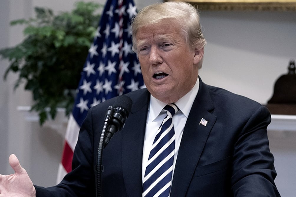 Médicos y especialistas indican que es muy pronto para que Trump pueda ser declarado libre del riesgo de transmitir el virus.