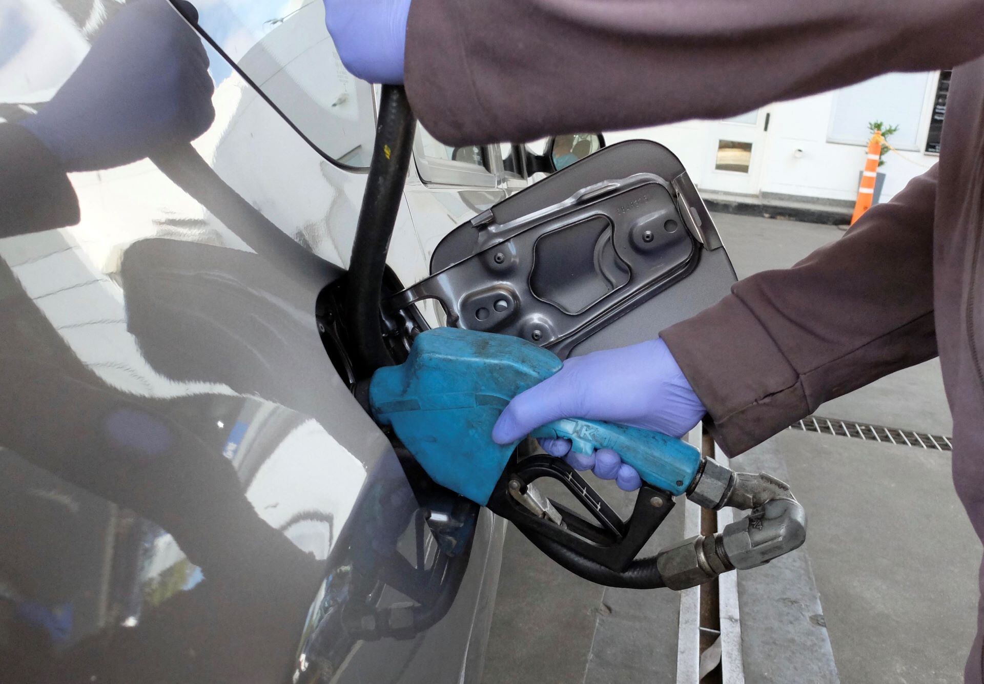 Aumentó la nafta en Argentina: los nuevos valores de las variedades de combustibles en estaciones YPF