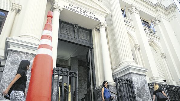 El BCRA eliminó, entre otras medidas, los plazos mínimos de permanencia para capitales especulativos.