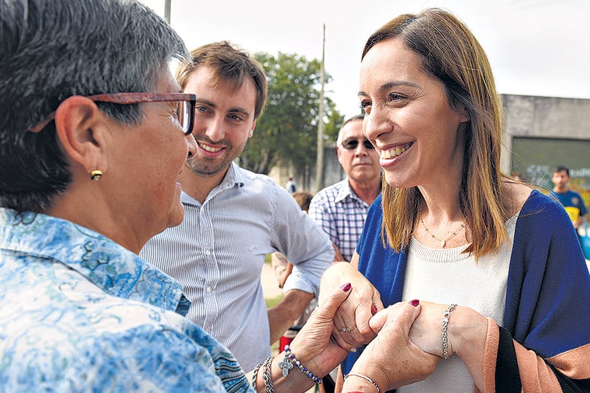 En campaña, Vidal encabezó ayer un timbreo en el conurbano.