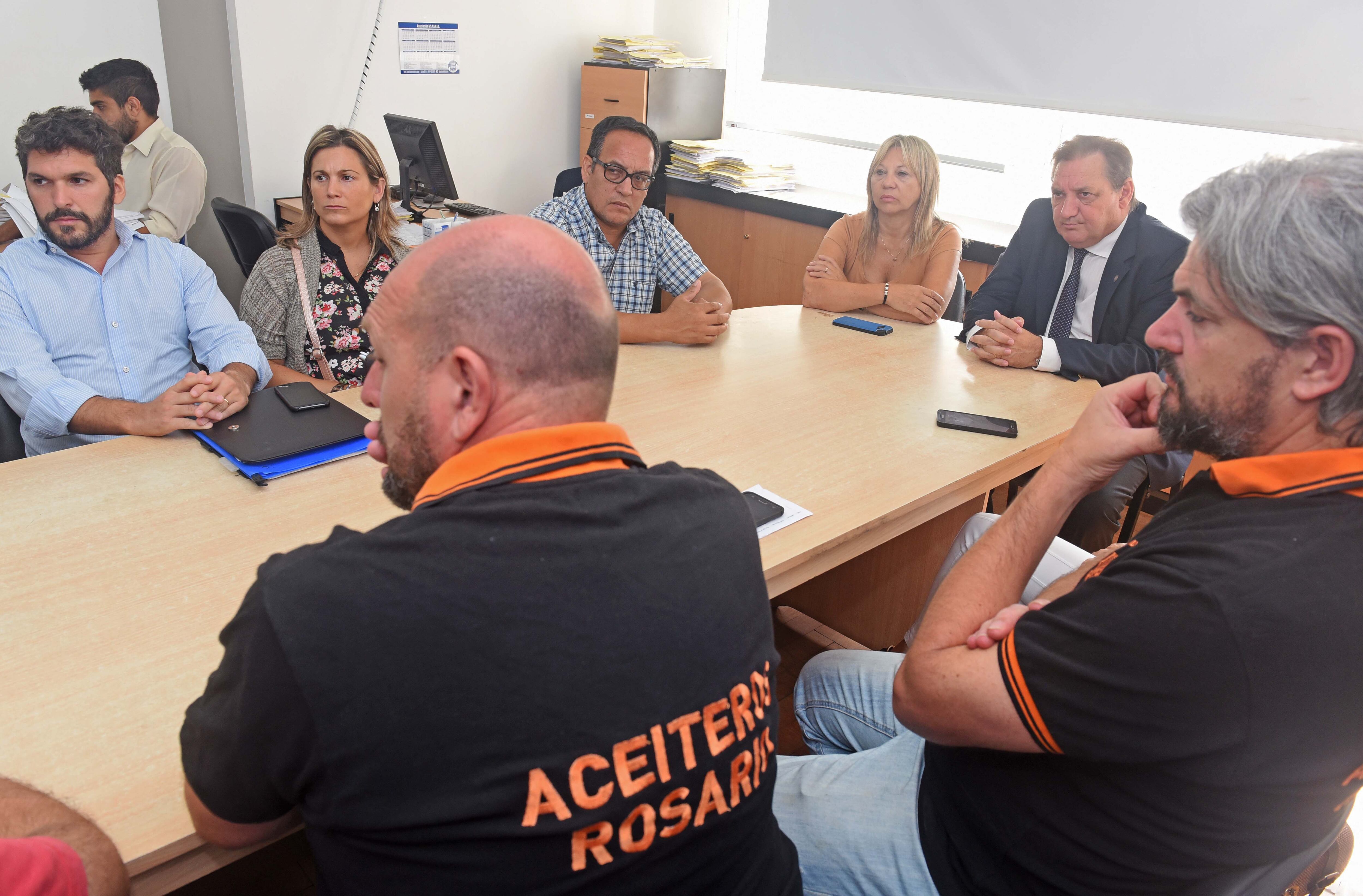 El ministro Genesini estuvo en la reunión entre los sindicatos y Cargill por las cesantías.