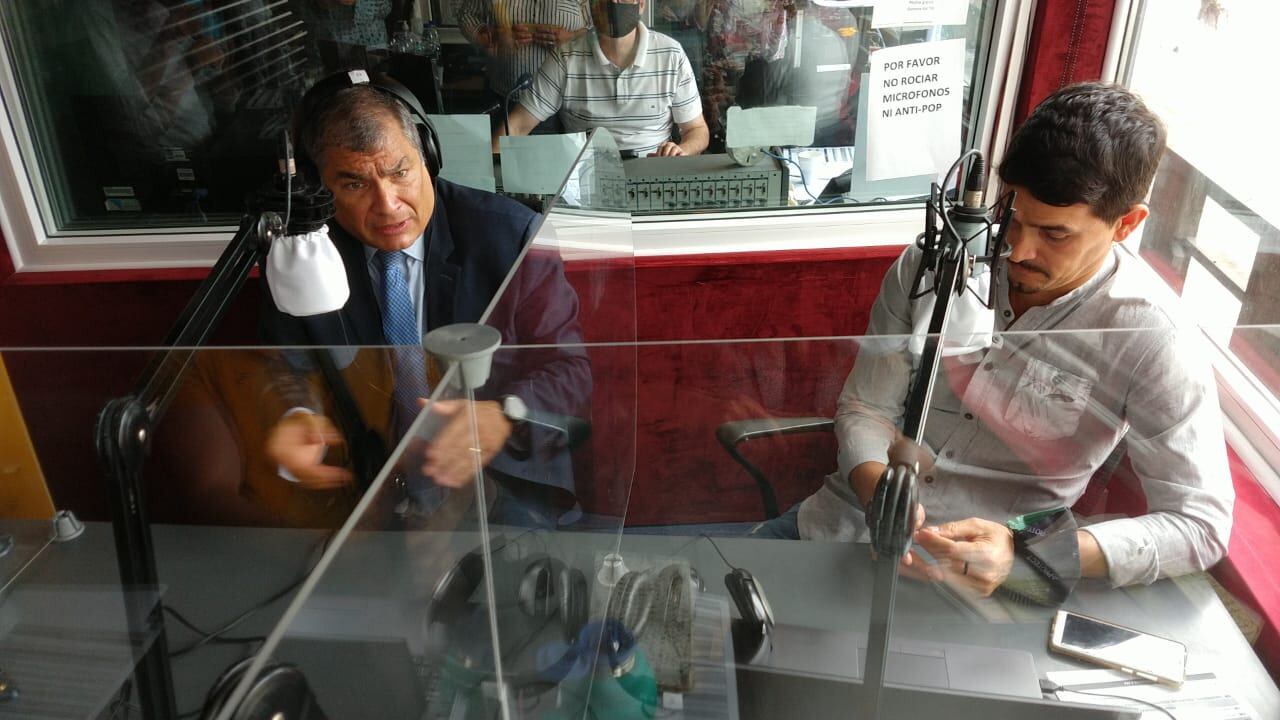 Correa denunció que Ecuador “hace cinco años está fuera del Estado de derecho”.