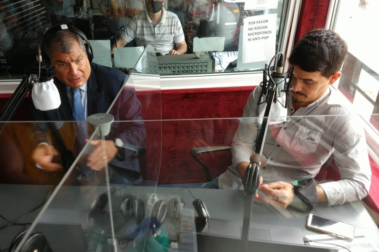 Correa denunció que Ecuador “hace cinco años está fuera del Estado de derecho”.