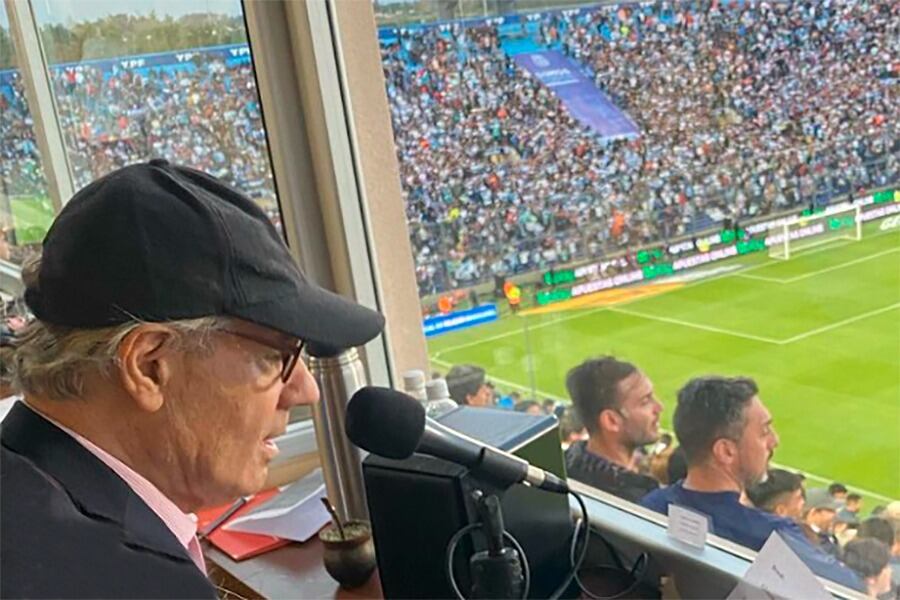 Víctor Hugo Morales, la voz del fútbol.