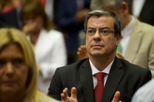 El presidente del bloque oficialista de la Cámara Baja opinó sobre los primeros días de Sergio Massa como minsitro de Economía, "el primer objetivo de Sergio fue frenar la brutal corrida cambiaria".