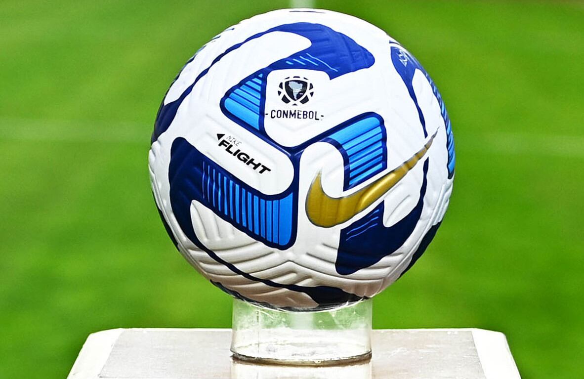 Pelota oficial de la Copa Libertadores y de la Sudamericana.