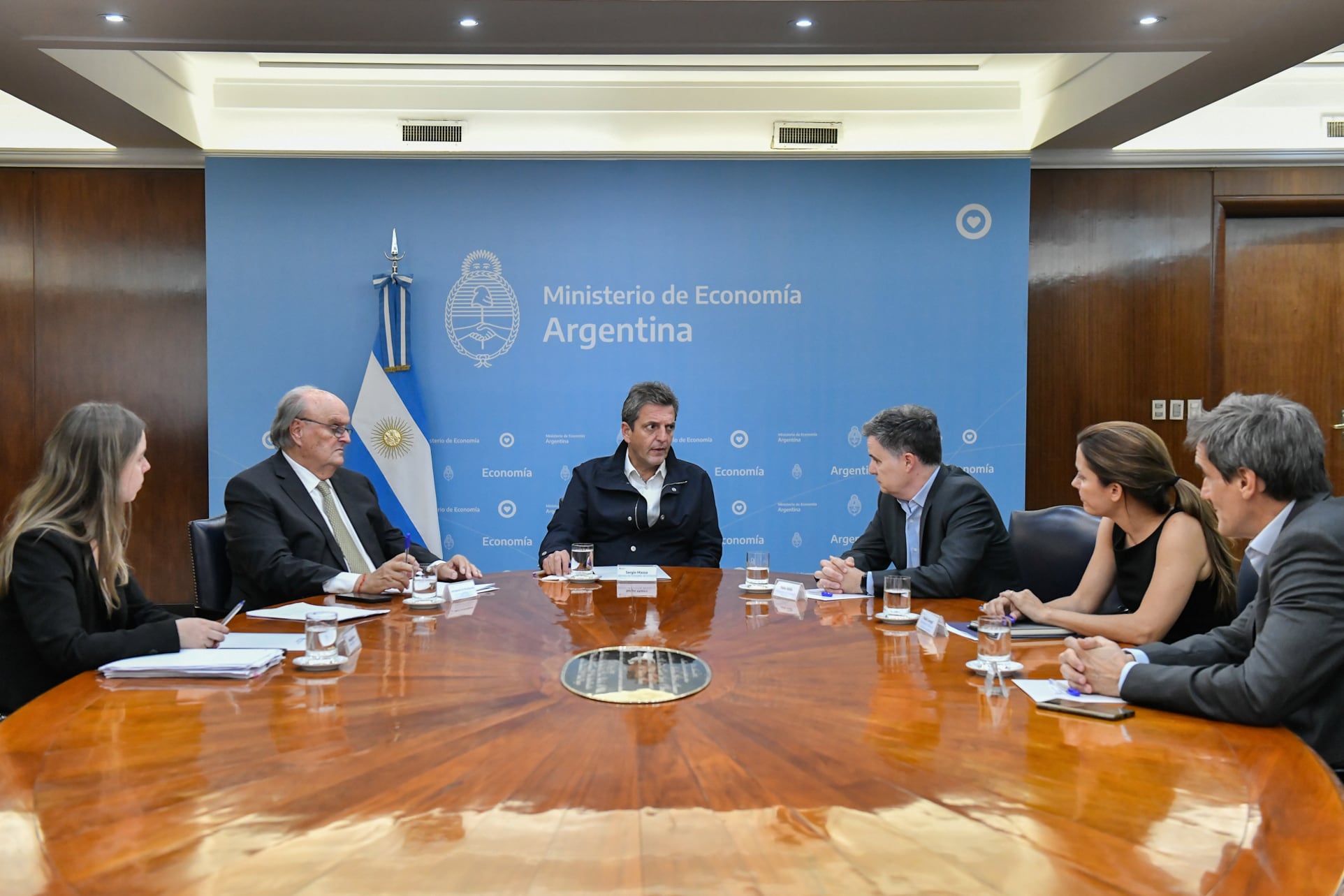 Cerca de Massa siguen confiados en que la meta del 3 adelante en abril es posible.