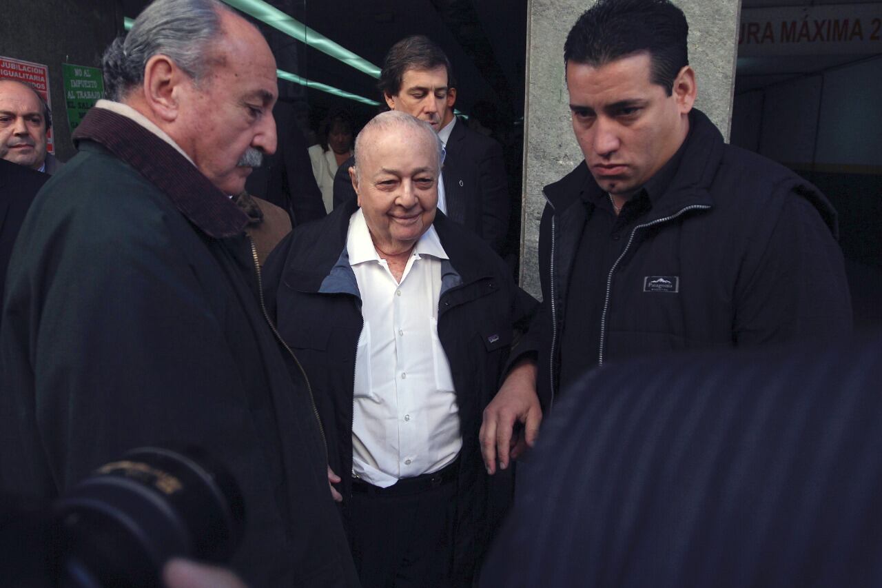 A días de que se cumpla un mes del fallo de la Corte que volvió a ponerlo en carrera para afrontar un juicio oral por crímenes de lesa humanidad, la Cámara Federal de Casación aún no resolvió la situación del empresario Carlos Pedro Tadeo Blaquier.