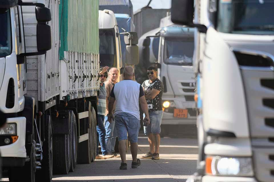 Las reuniones de los camioneros se mutiplicaron en toda la jornada.