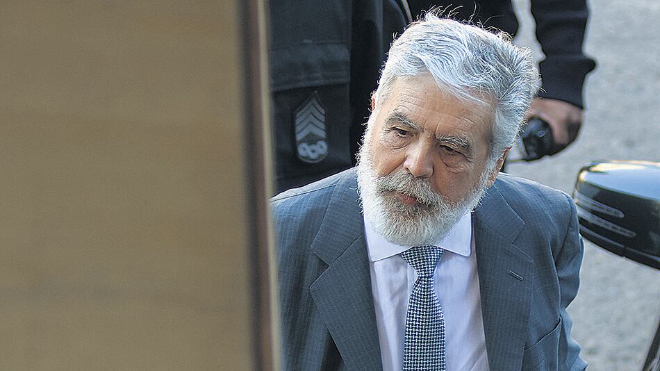 Julio De Vido calificó su situación como “un hito más en la escalada de escarnios mediáticos y judiciales”.