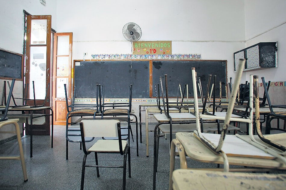 Torre dijo que la última vez que habló Vidal sobre el conflicto docente "más que puentes tiró nafta".