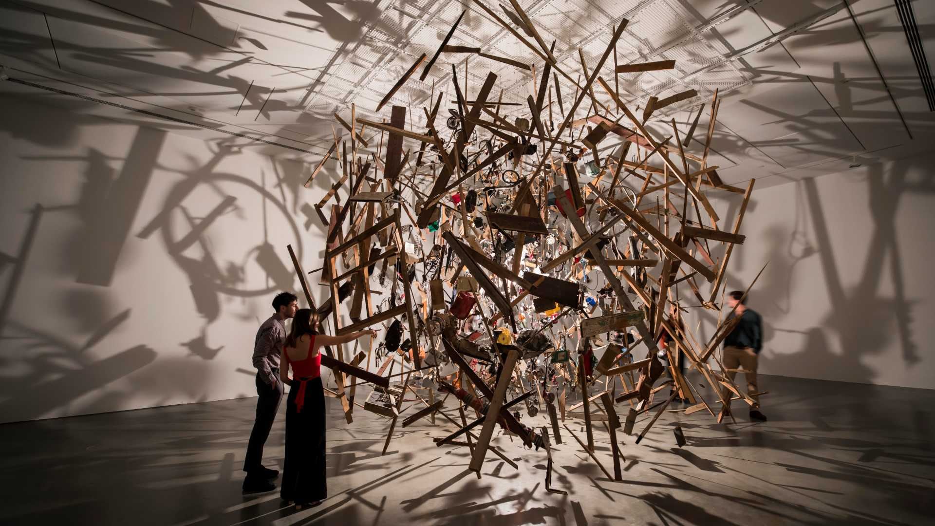 Cold Dark Matter, por Cornelia Parker