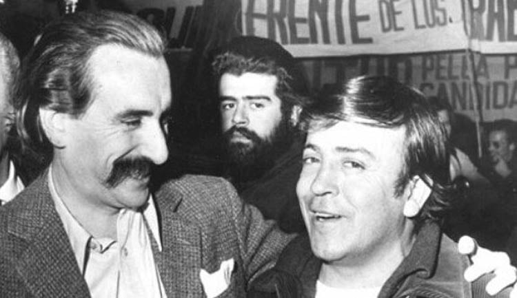 Coral (izquierda), junto a Juan Carlos Páez, su compañero de fórmula en las elecciones de septiembre de 1973.