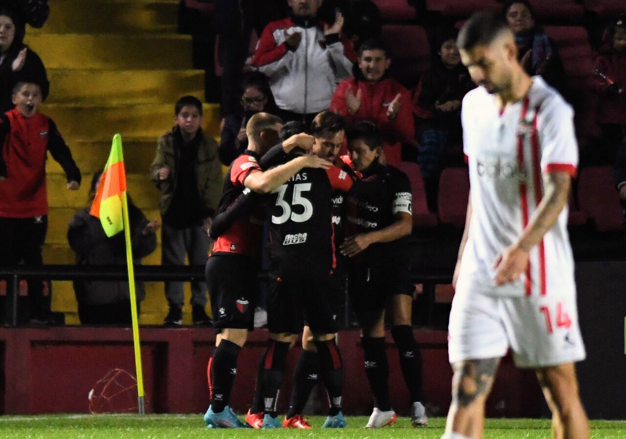 Colón arrancó ganando y se lo empataron.