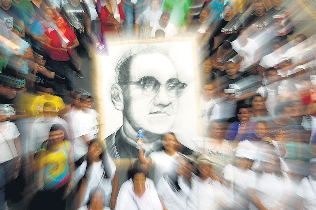 El arzobispo Romero, asesinado en 1980, será proclamado santo de la Iglesia Católica.