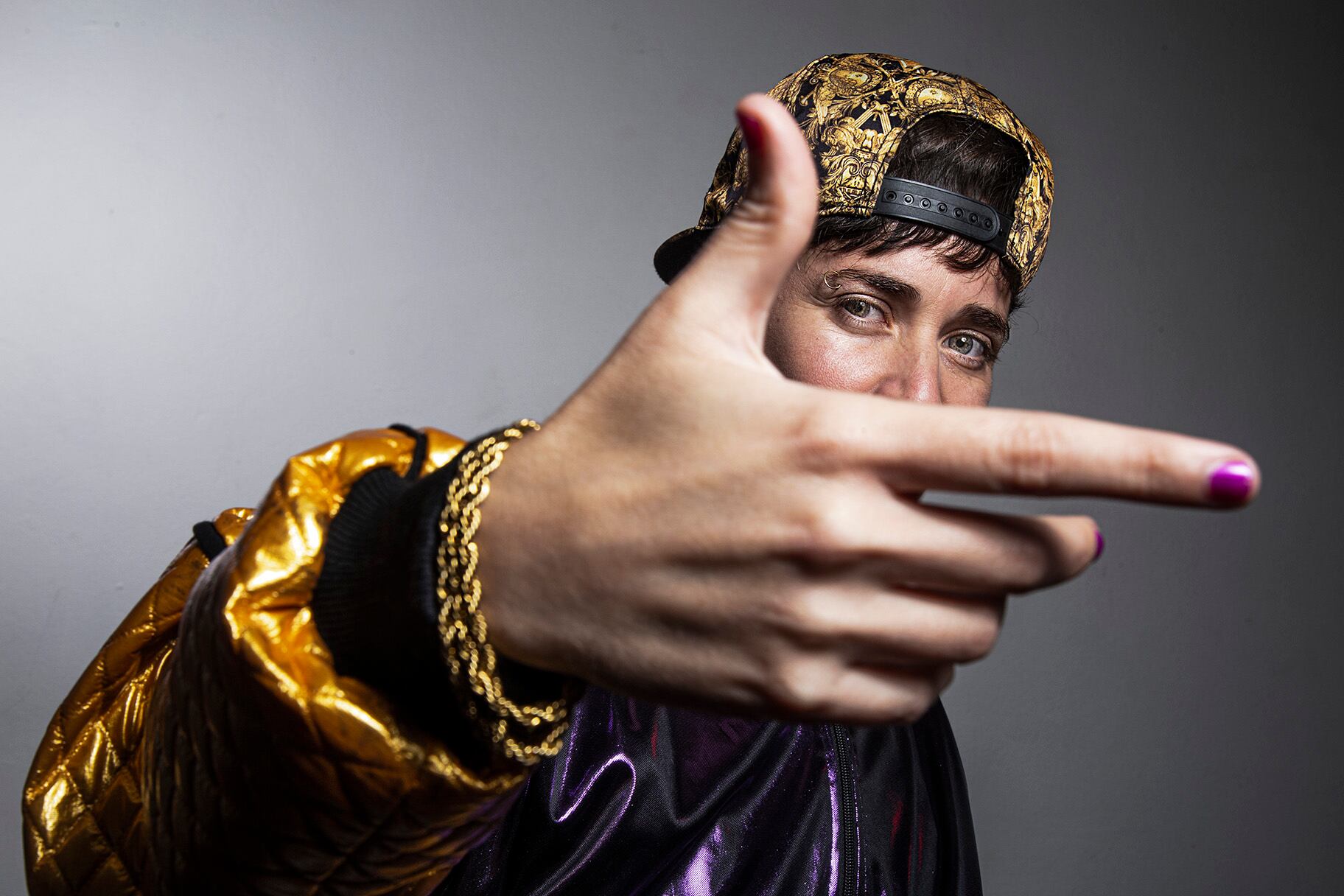 Arrancó en 2013 y al toque estaba tocando en un acto de AMMAR. Ahora se pasea por escenarios y fiestas del mundo. 