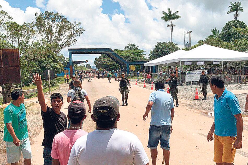 En Pacaraima, estado de Roraima, los pobladores atacaron un campamento de venezolanos.