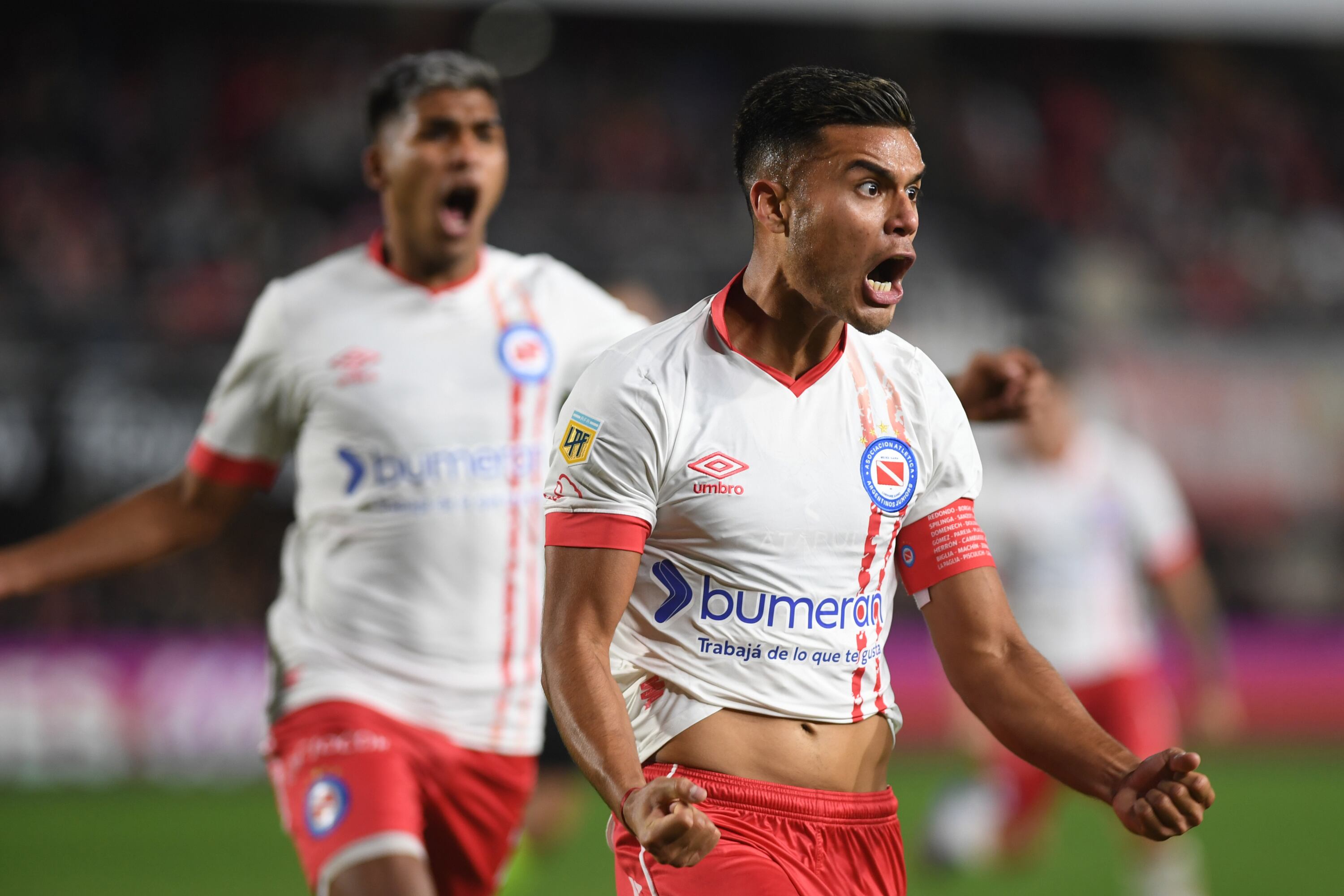 El volante Fausto Vera marcó el gol del empate y el penal del triunfo.