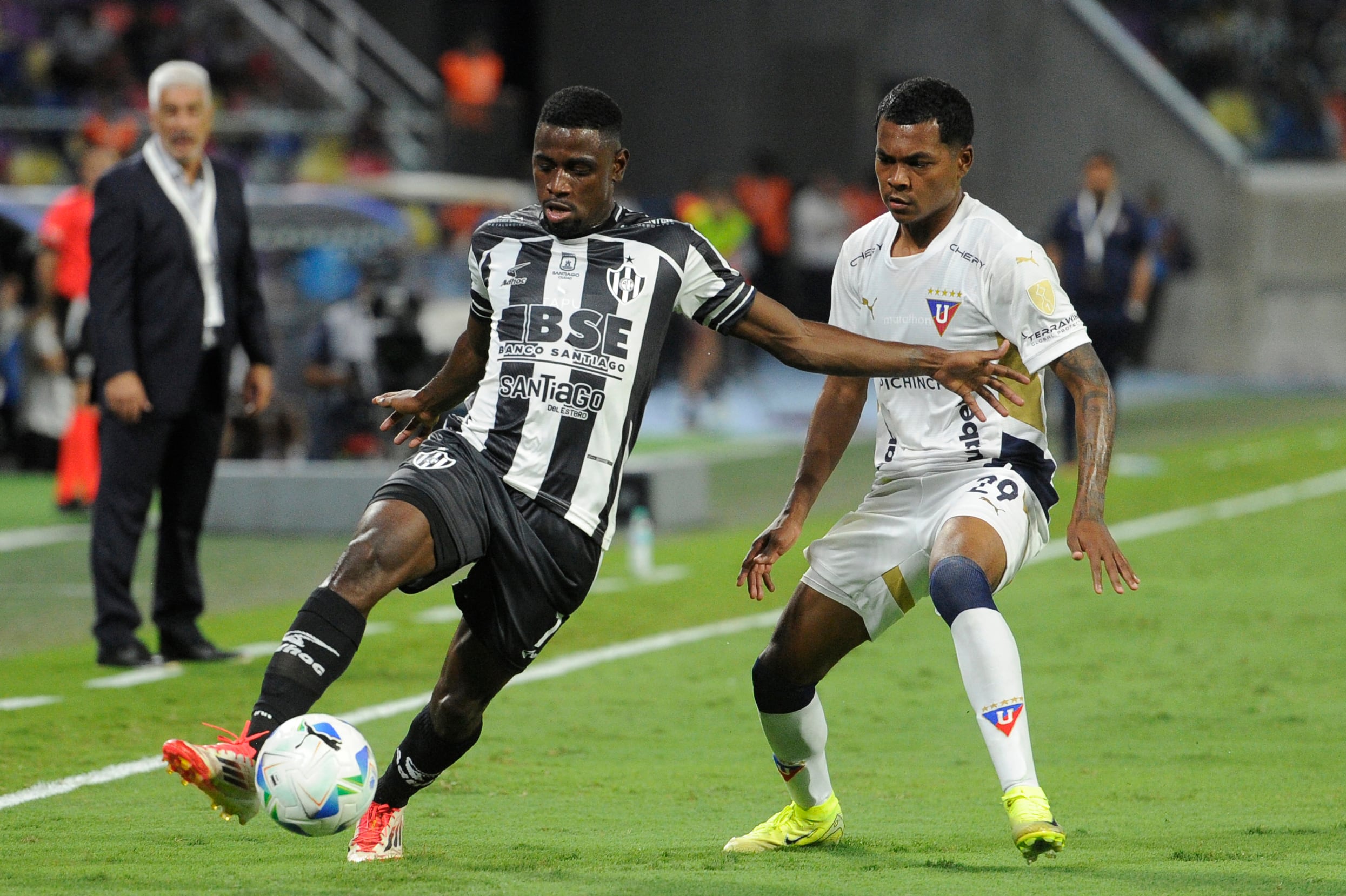 El partido tuvo pocas acciones de peligro